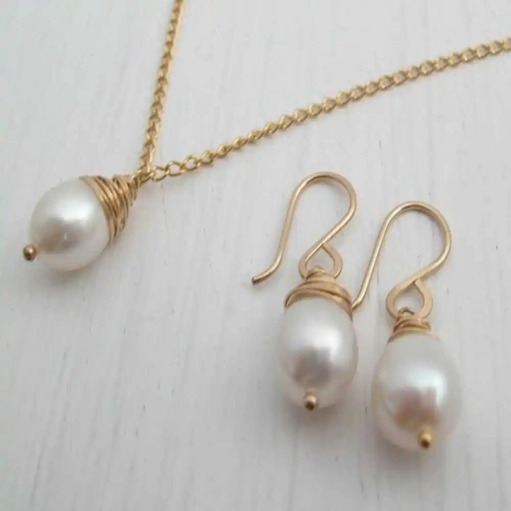 

Серьги с белым жемчугом в стиле барокко, 11-12 мм, 18 К