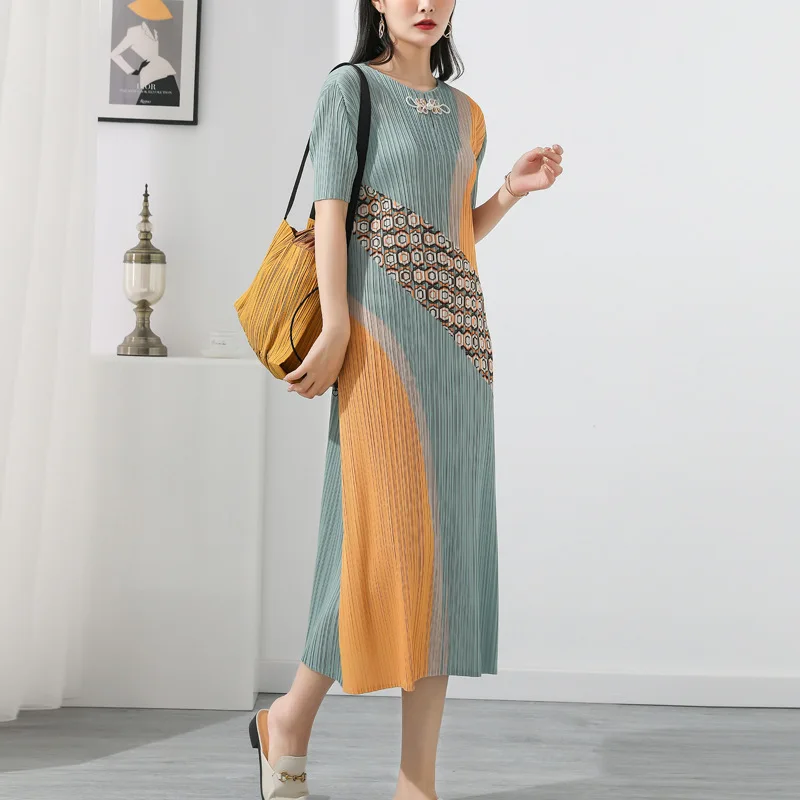 

Miyake Pleated Dress Women 2022 Summer New Printed Round Neck Short-sleeved Color Matching Loose Large Size Vintage Dress
