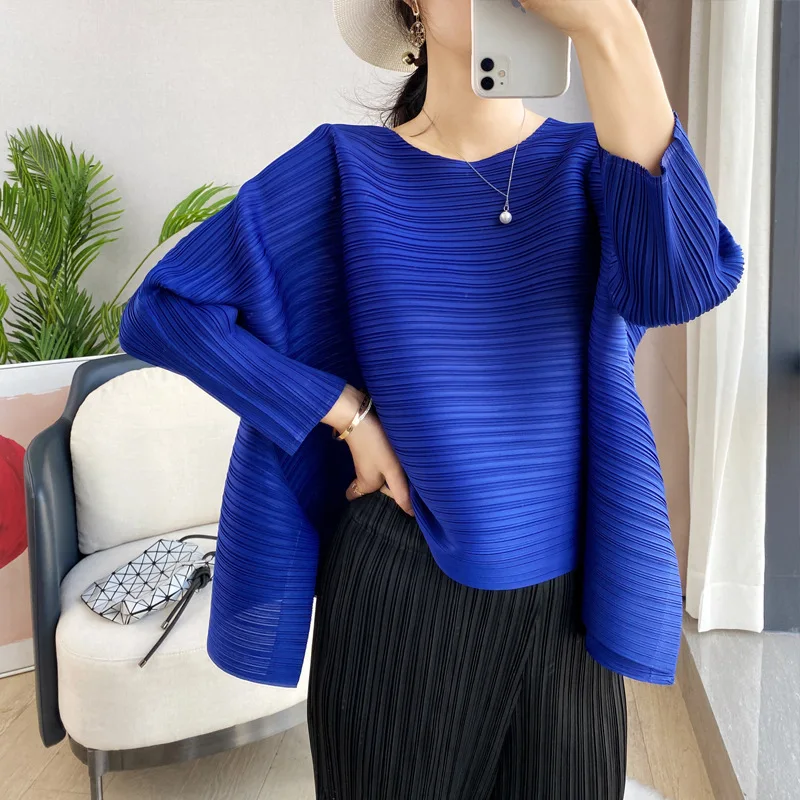 

Pleated blouse women's fashion design sense niche Miyake new side two-layer loose large size t-shirt ladies casual tube about