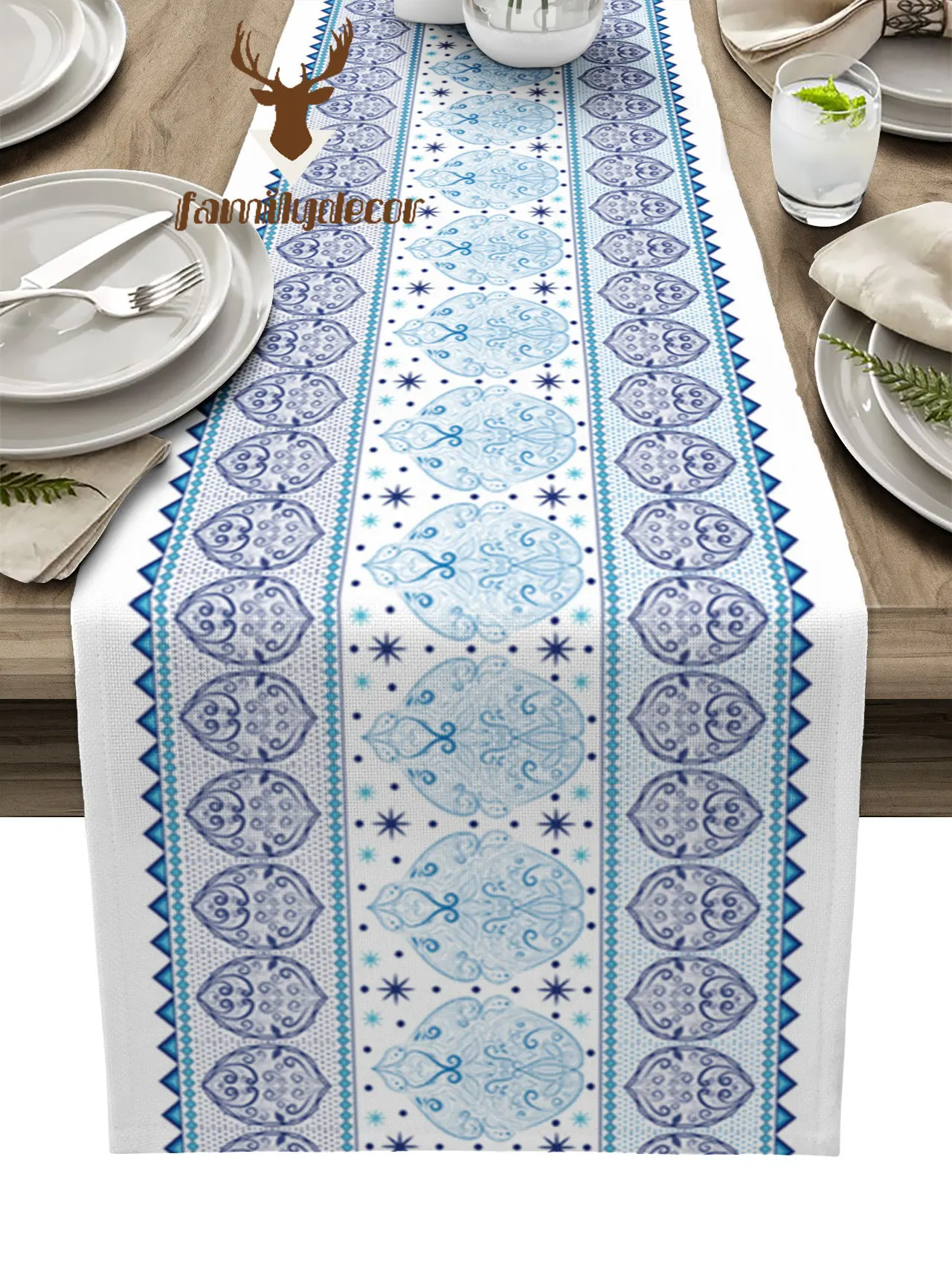 Настольная дорожка с геометрическим рисунком в стиле ретро