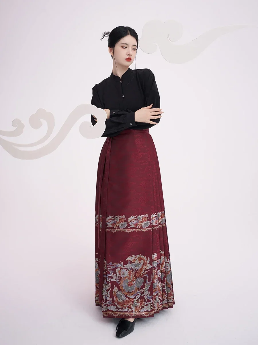 Оригинальная танцевальная юбка ZhiZaoSi династии Мин ханьфу с изображением лошади