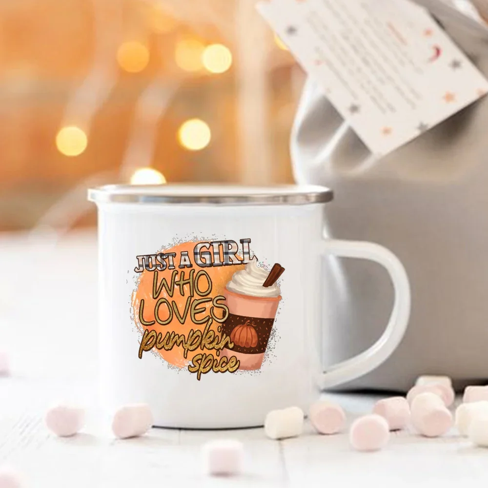 

Эмалированная кружка с тыквой и специями