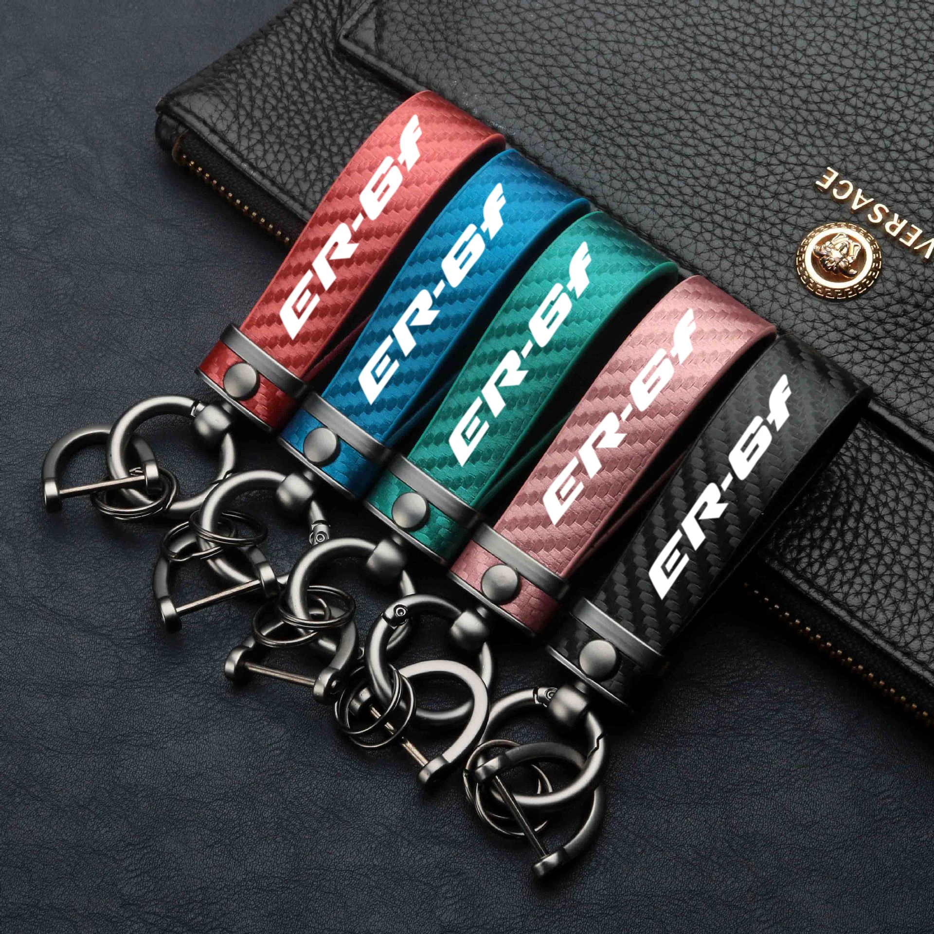 

High-Grade Carbon Fiber Pattern Motorcycle Keychain logo Custom Keyring for KAWASAKI ER6F ER-6F Badge Motorcycle Accessories