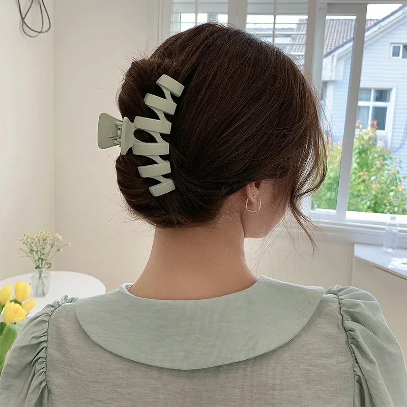 

Large Ponytail Shark Hair Clip For Women Korean Claw Clip Thick Hair Soild Color Crab Hair Clip Barrettes Hair Claw Girls