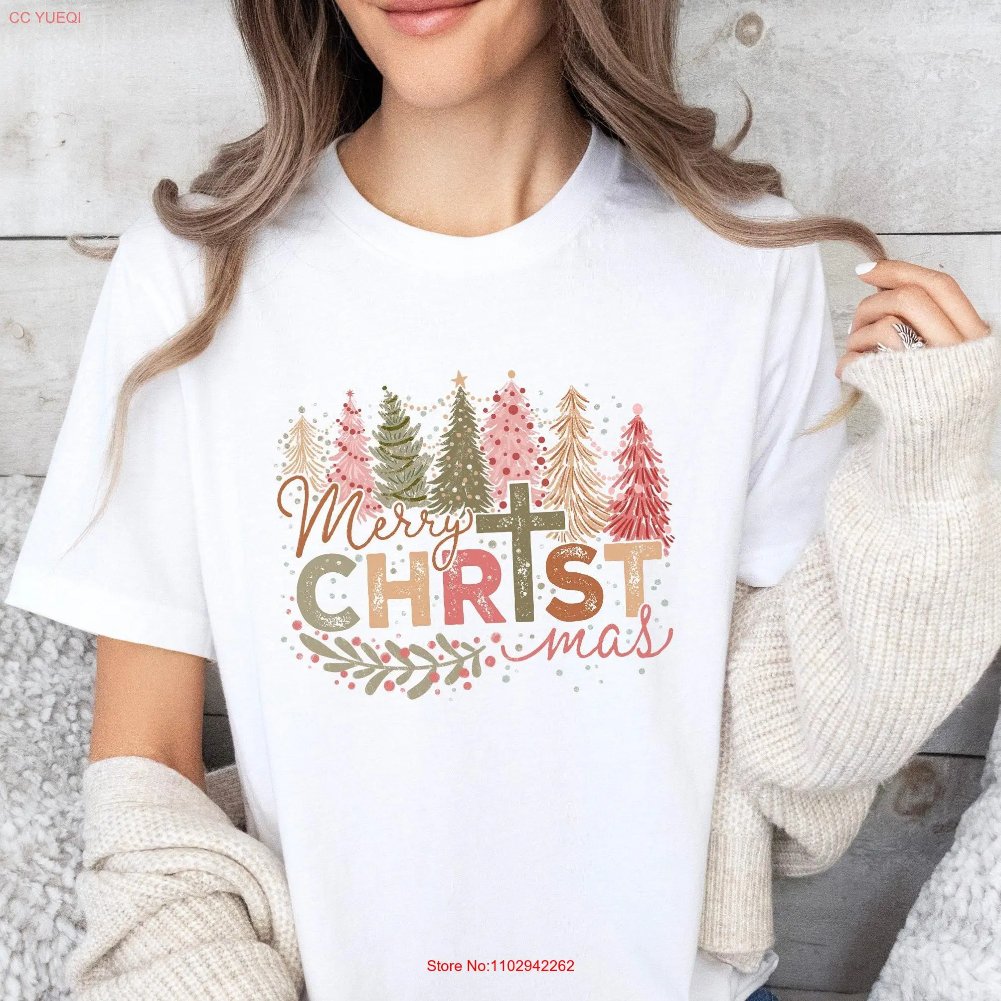 Христианская рождественская футболка Рождественская елка Merry Cute Cross Pine Trees с