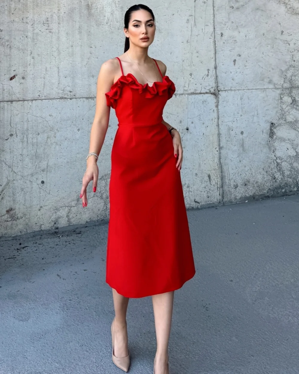 Высококачественные трикотажные платья миди трапециевидной формы на тонких