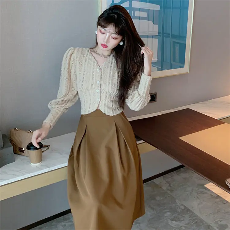 

2022 Women's Early Autumn Fashion Retro 2 Piece Sets Female Short V-Neck Lace Shirts + High Waist Loose Skirts Ladies Suits L57