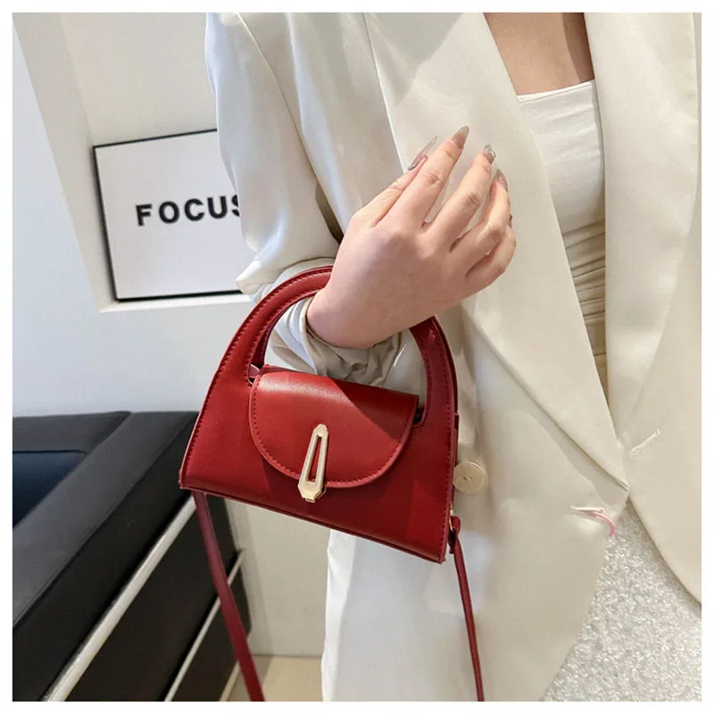 Женская сумка с круглой ручкой бордовая дизайнерская через плечо уникальным