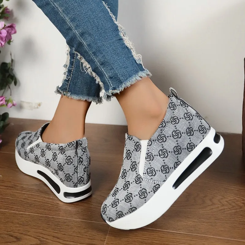 Осенние кроссовки 202 женские повседневные удобные туфли на плоской подошве