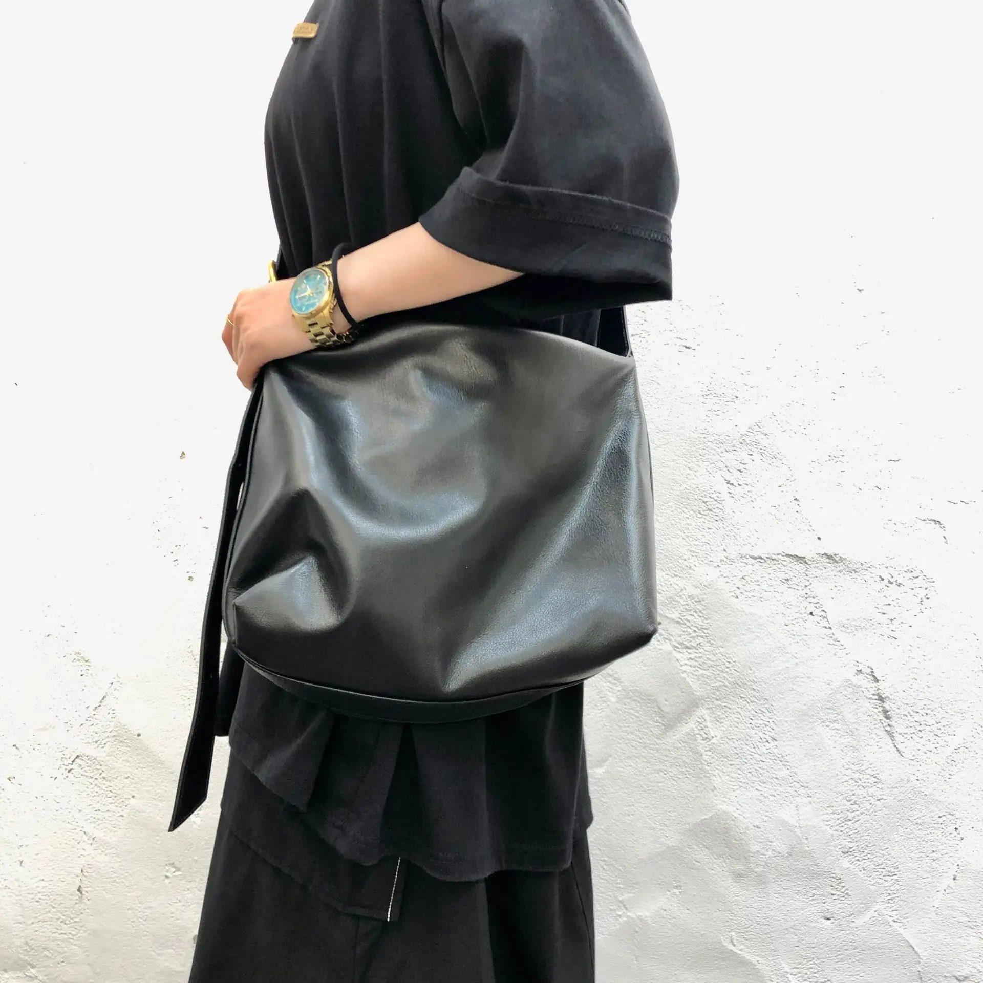 Женская кожаная сумка ручной работы