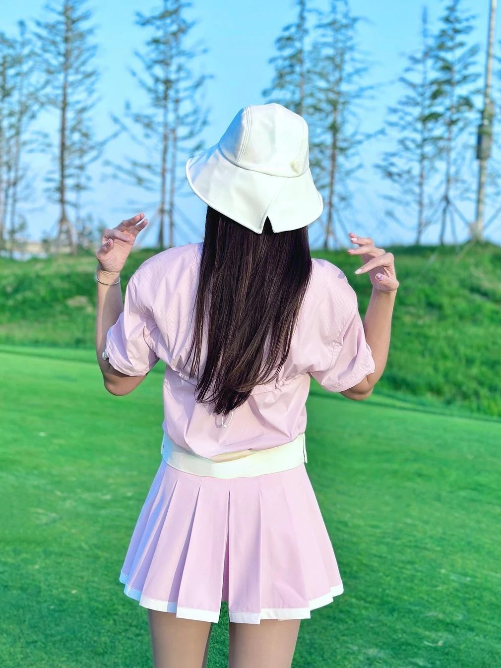 

23 Golf Apparel Summer Women's Sports Leisure Windproof Round Neck Short Sleeve T-shirt Contrast Pleated Short Skirt Set