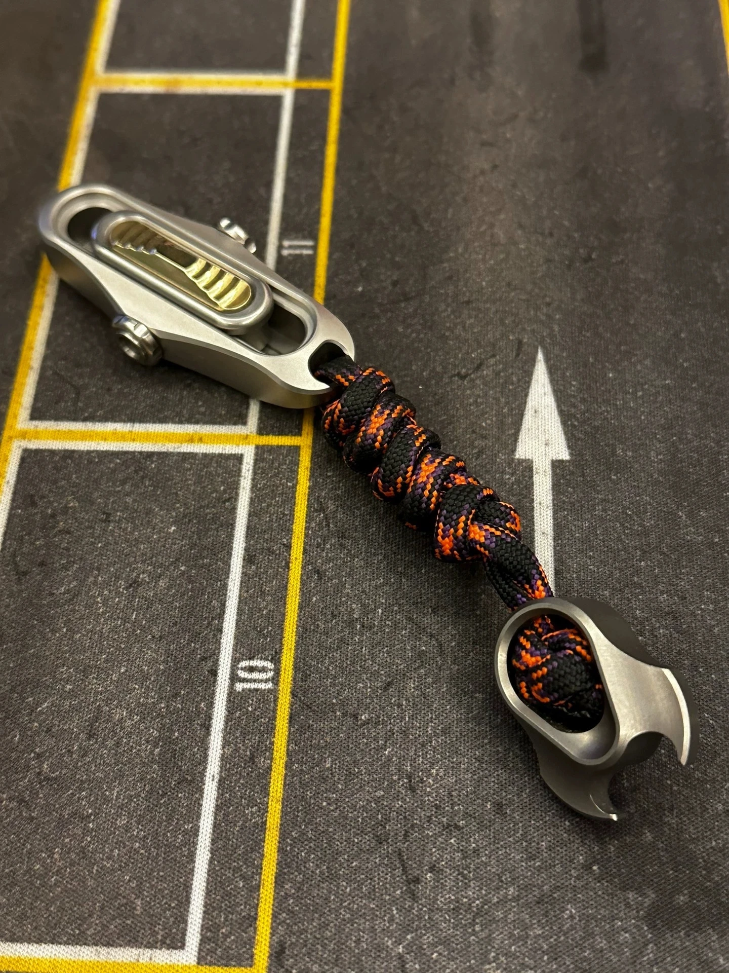 Wanwu ТРАПЕЦИЕВИДНОЕ яйцо игрушка для декомпрессии EDC из нержавеющей стали и латуни