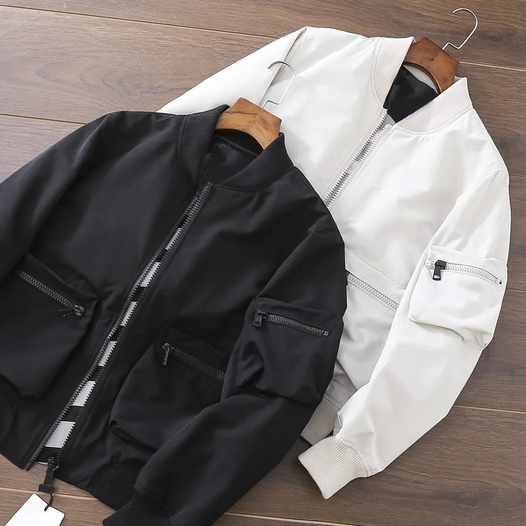 

The 2022 men's latest baseball collar flight jacket jacket with cotton threaded collar cuff is stylish and handsome