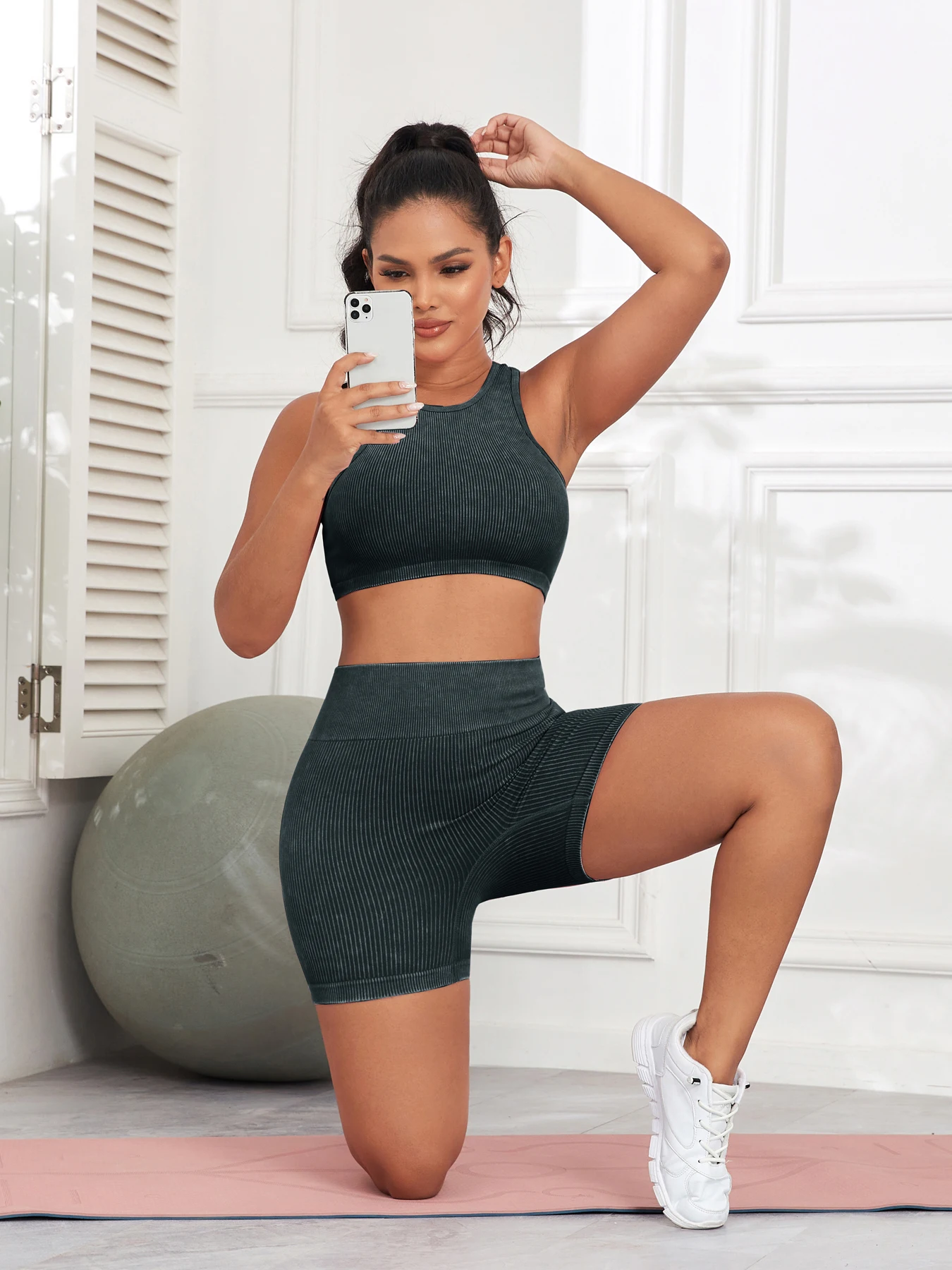 Женские спортивные шорты для фитнеса облегающие эластичные отдыха на открытом