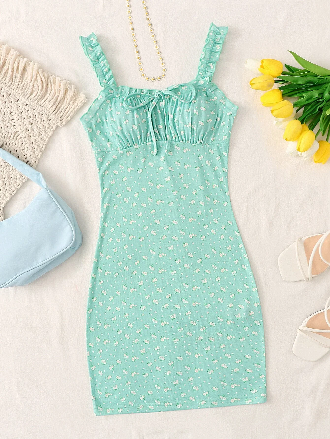 

Floral Print Tie Front Ruched Bust Dress