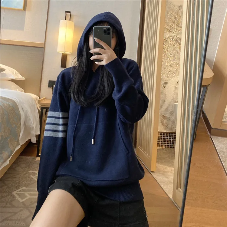 

Женский свободный свитер с капюшоном, весна