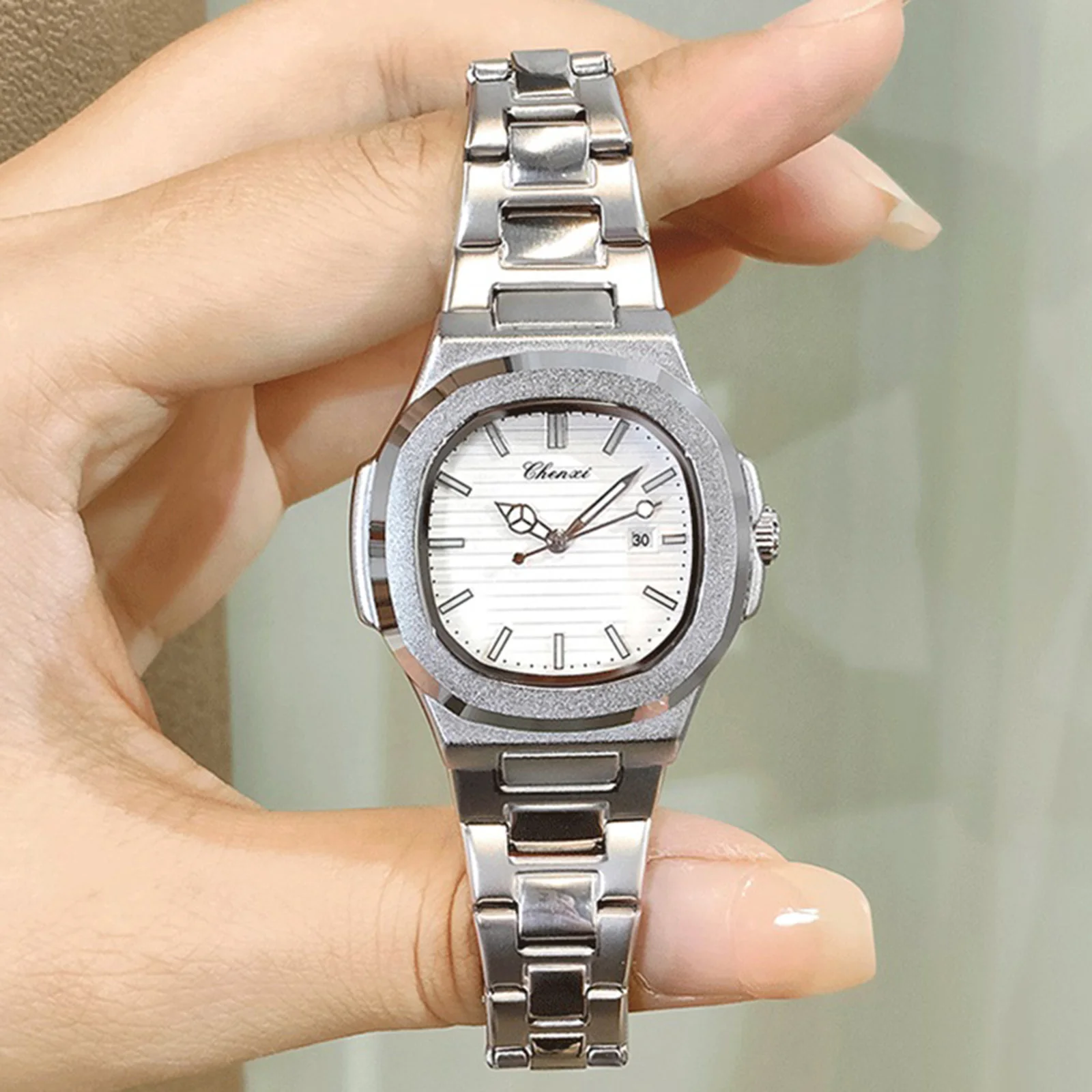 Фото Часы для женщин, модные светящиеся кварцевые часы с датой, серебряные часы из нержавеющей стали, женские часы из нержавеющей стали, водонепроницаемые №4