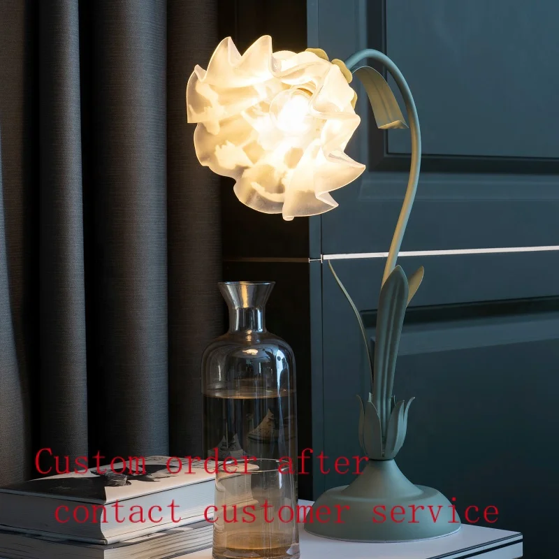 

Flower Lampshade Table Lamp Bedroom Bedside Decoration bar hotel decorative chandelier hanging European Creative Table Lamp