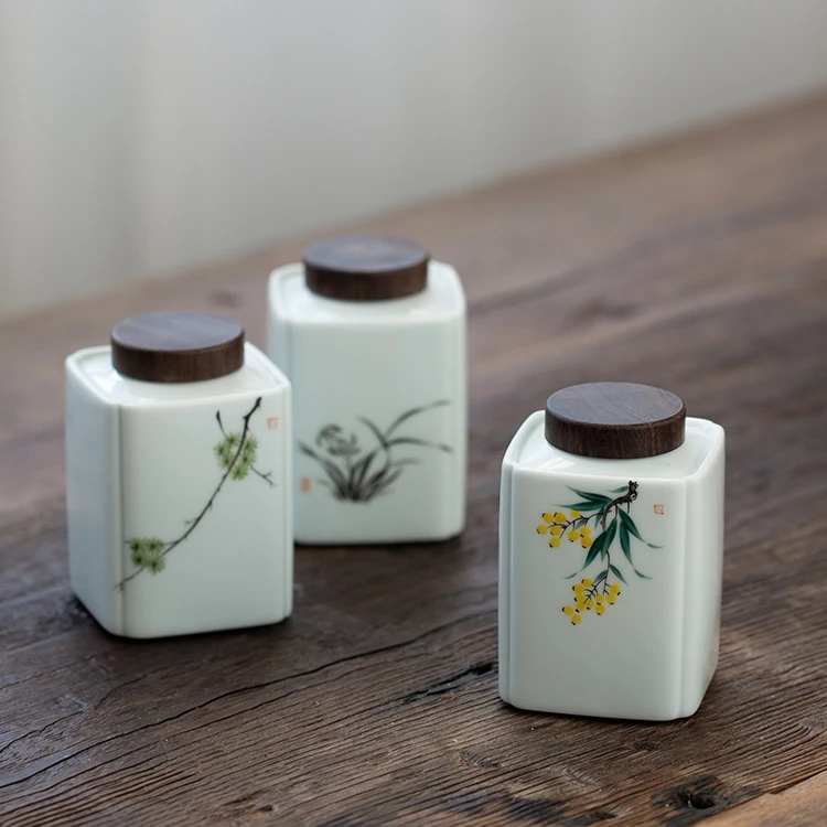 

Hand Painted Ceramic Tea Pot Portable Sealed Cans Green Tea Caddy Sub Wooden Lid Tea Caddy Empty Packing Boxes Jingdezhen