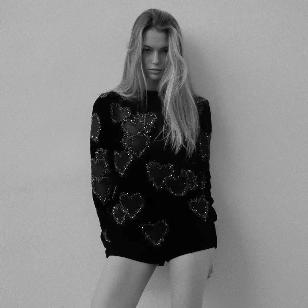 

Women Heart Sequined Beaded Silk and Velvet Patchwork Black Top