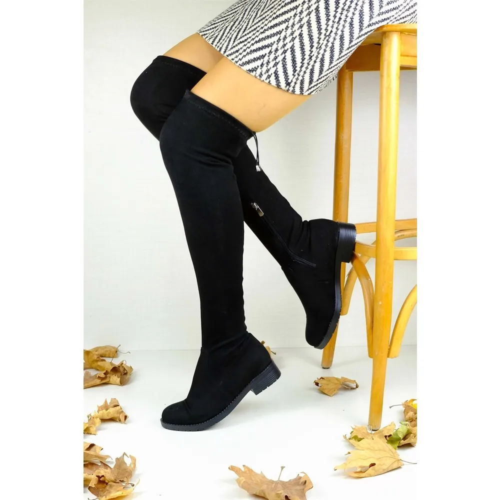 

Dorlie Stretch Boots Black