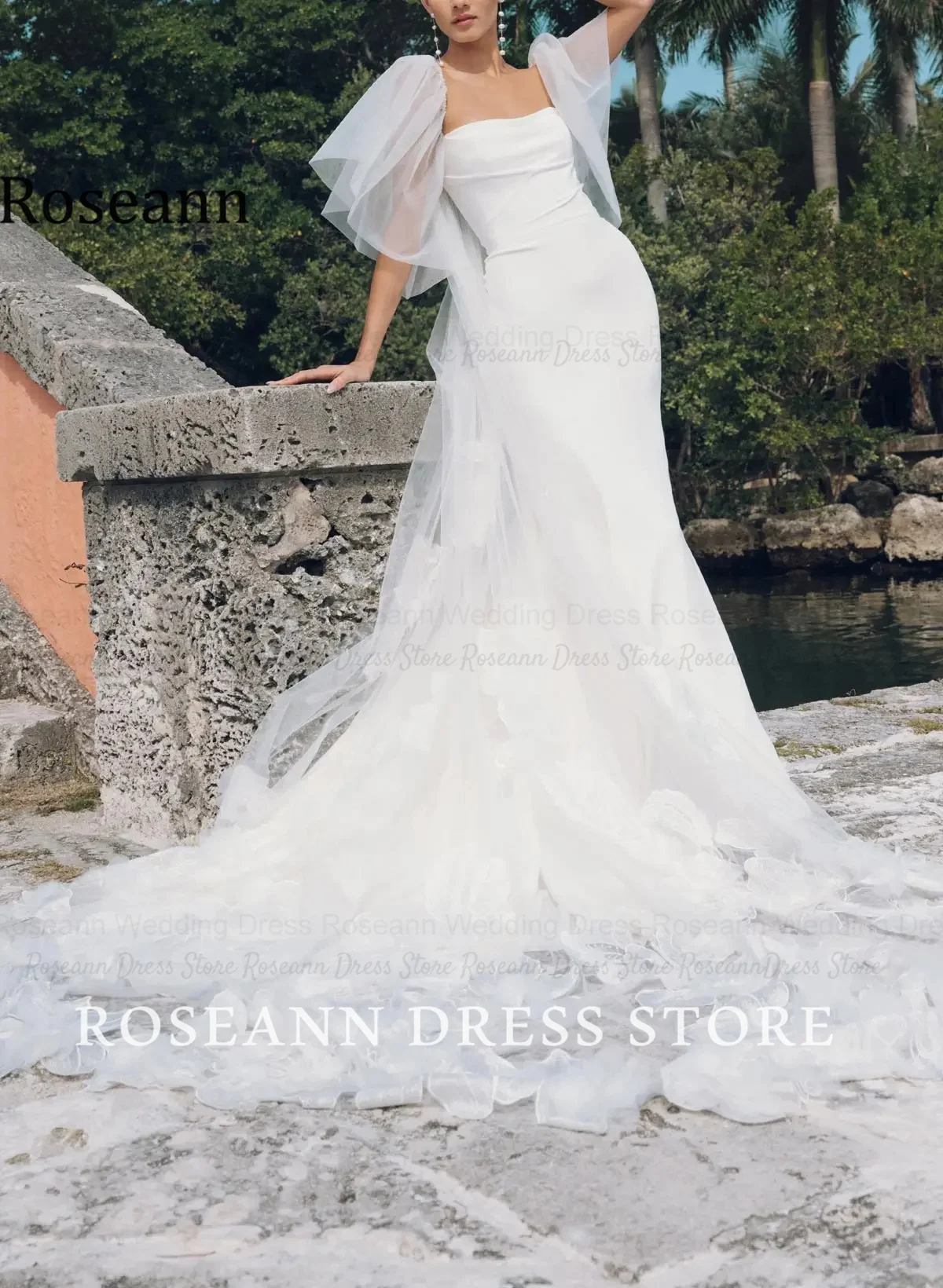 Фото Свадебное платье Roseann без бретелек, фасон «русалка», с отстегивающимися пышными рукавами из тюля, 3D-цветочным шлейфом, свадебное платье на заказ. №2