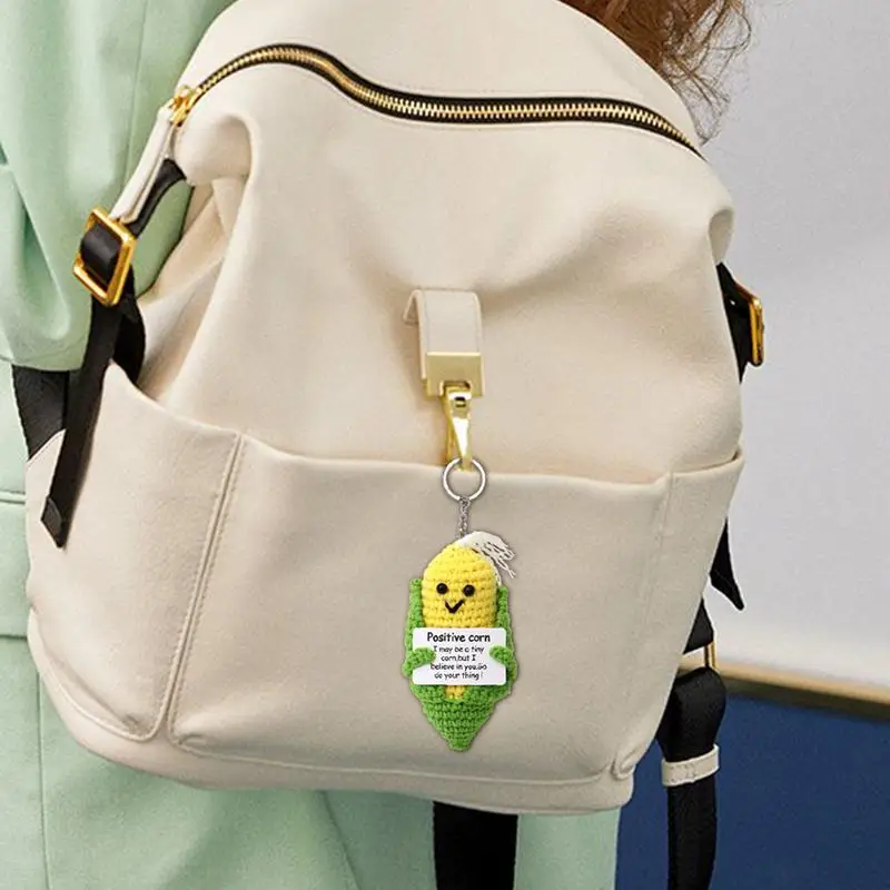 Вязаная крючком кукла ручной работы с позитивными зернами кукурузы вязанные