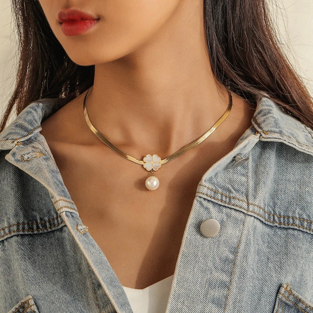 

New Fashion Trend Stainless Steel Exquisite Four Leaf Clover Pearl Shell Clavicle Necklace Ladies Jewelry Party Gift Wholesale
