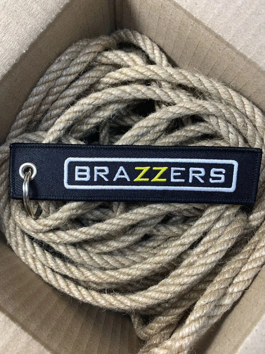 Брелок тканевый для ключей с вышивкой &quotBrazzers" BMV 074 черный 130х30 мм - купить по