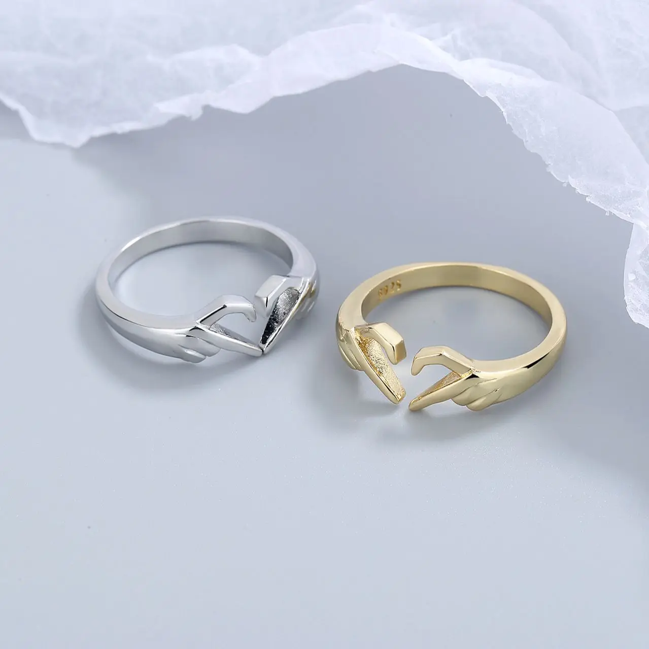 

Europe And The United States New Hot Selling Hands Than Heart Ring Couples Love Ring Can Open Adjust manufacturers Direct Sales