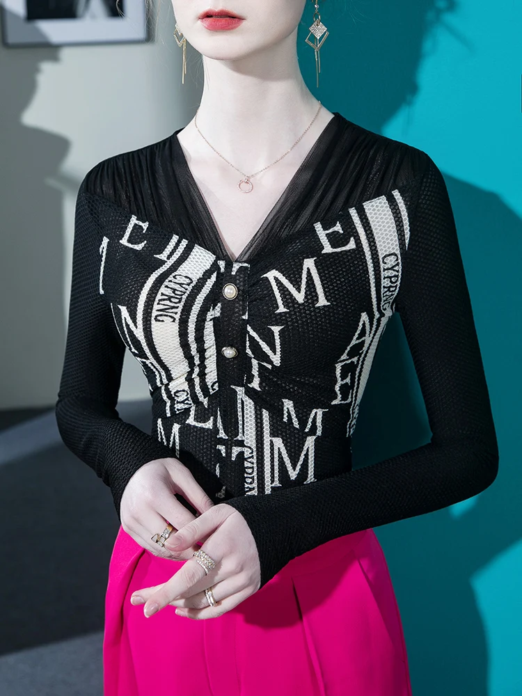 

Женская Сетчатая футболка с V-образным вырезом и длинным рукавом, новинка весны 2023, простроченная нижняя рубашка, кружевной топ с принтом, Y2k топы, корейские модные футболки