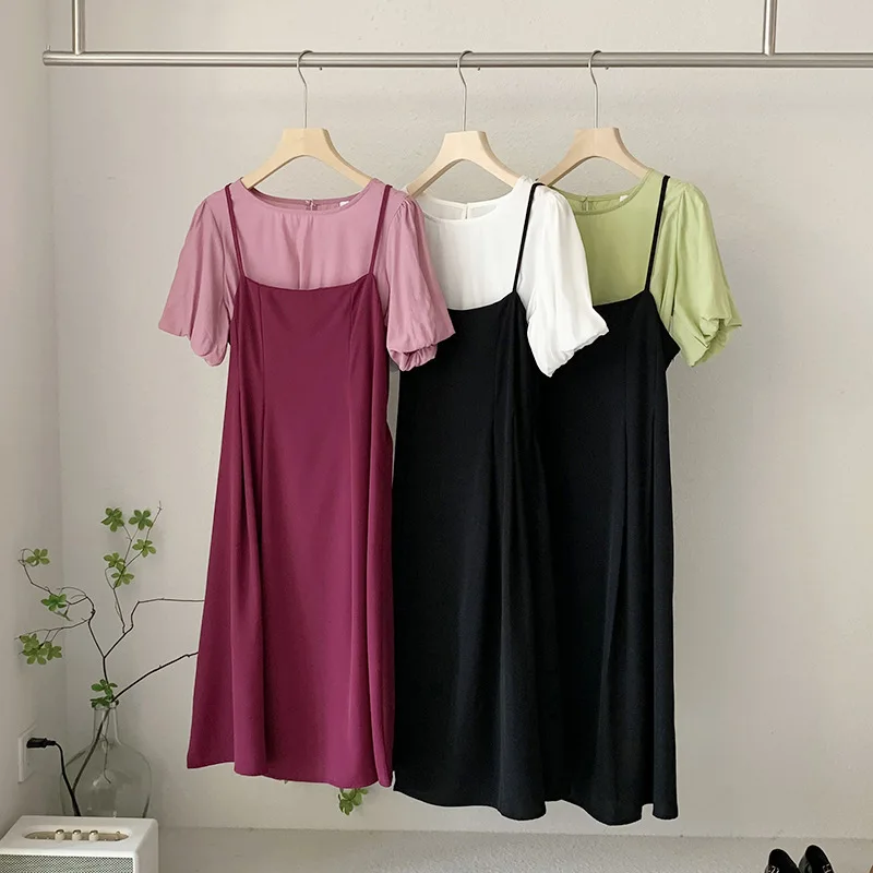 

Пуловер с круглым вырезом и коротким рукавом, Однотонная рубашка + однотонное платье средней длины на бретельках без рукавов, комплект из дв...