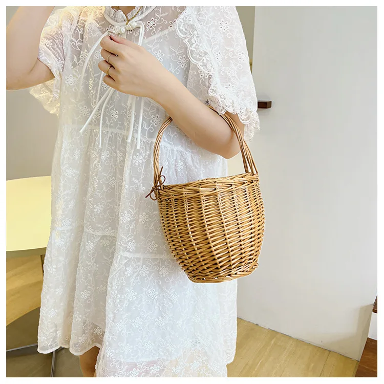 

Ретро сумка из бамбука