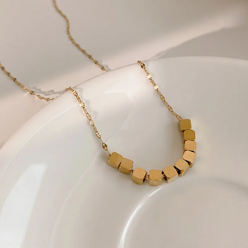 

Light Luxury Niche Titanium Steel Geometric Square Necklace Female 2022 New Collarbone Chain All-match Cold Wind Neck Ornament