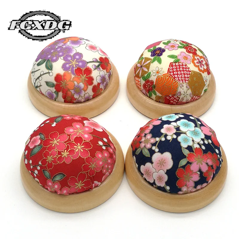 

1pcs Random Pattern Wooden Bottom Sewing Pin Cushion Handmade DIY Sewing Supplies Pin Holder Pillow Embroidered Needle Cushion