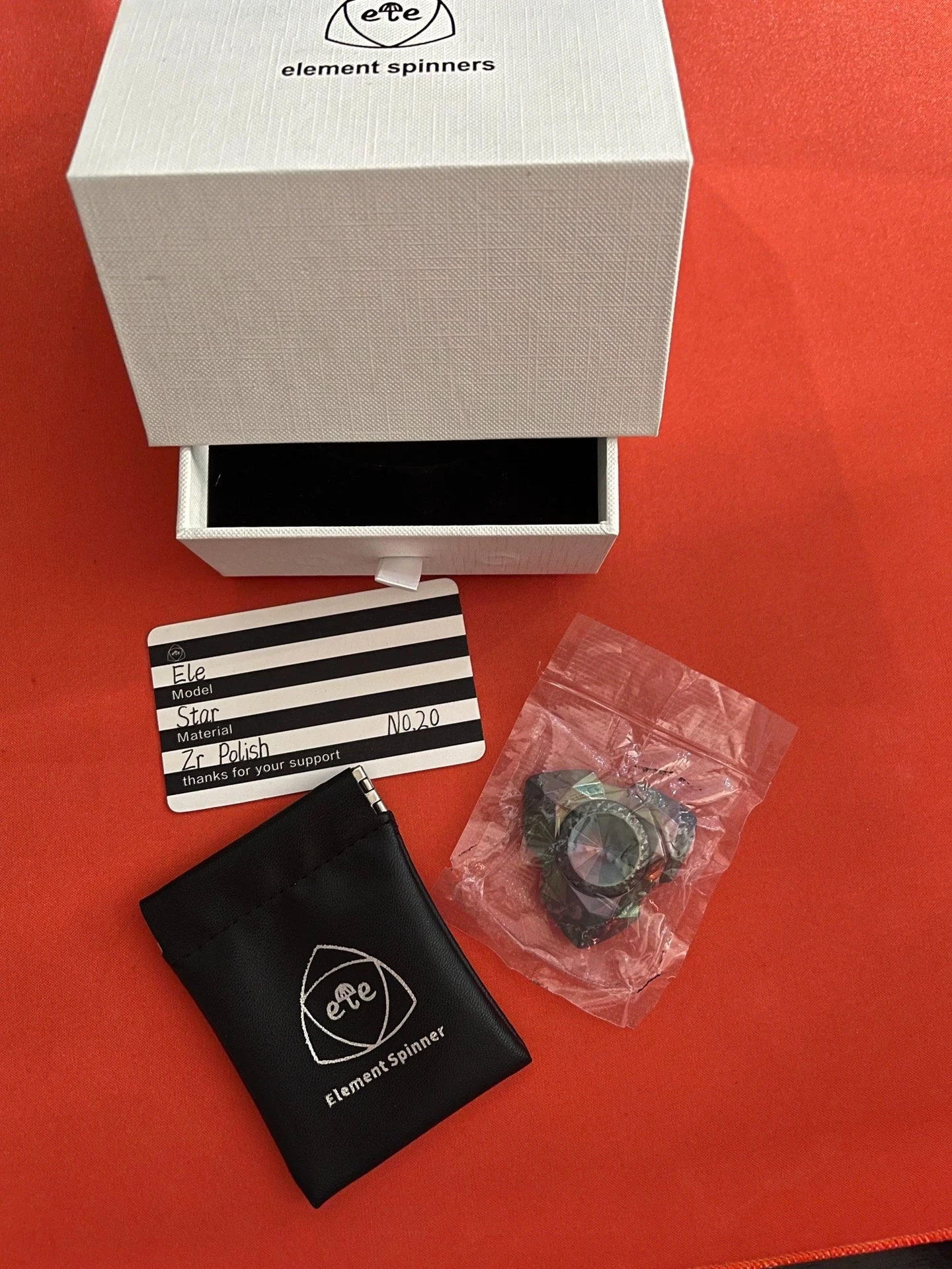 Гироскоп Ele EDC стеллажа изготовленный из цветного материала циркония