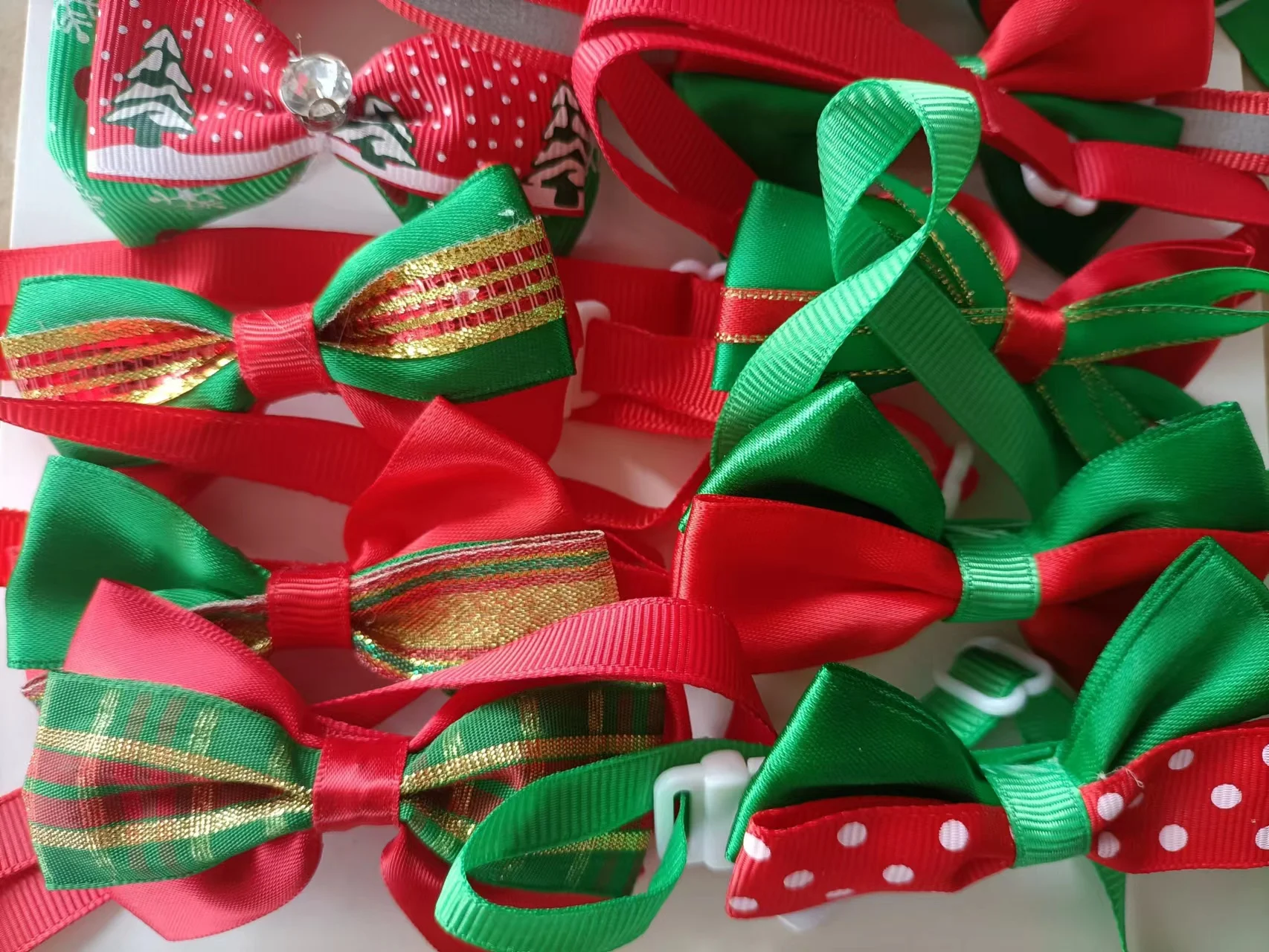 

1pcs Pet Dog BowTies Hair Rubber Bows Christmas Santa Snowman Dog BowTies Holiday Dog Xmas Accessories Pet Grooming Products