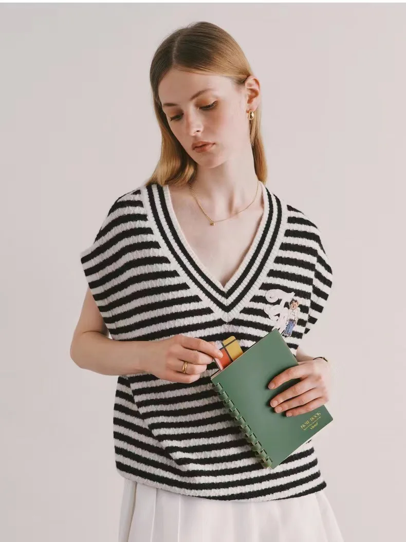 

Bear Embroidery Sweater Vest For Women Autumen Sleeveless Tank Striped Jumpers Cardigans Clothes