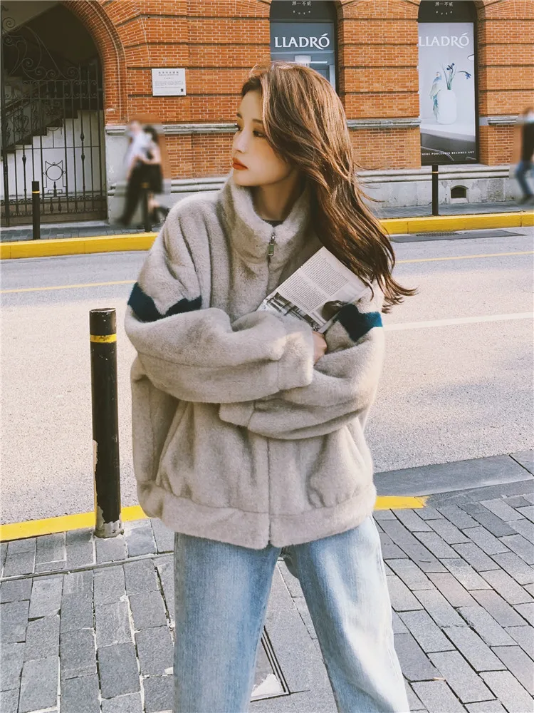 One piece fur coat for female winter 2022, new student, short, fried street lamb, thick and loose, Korean style