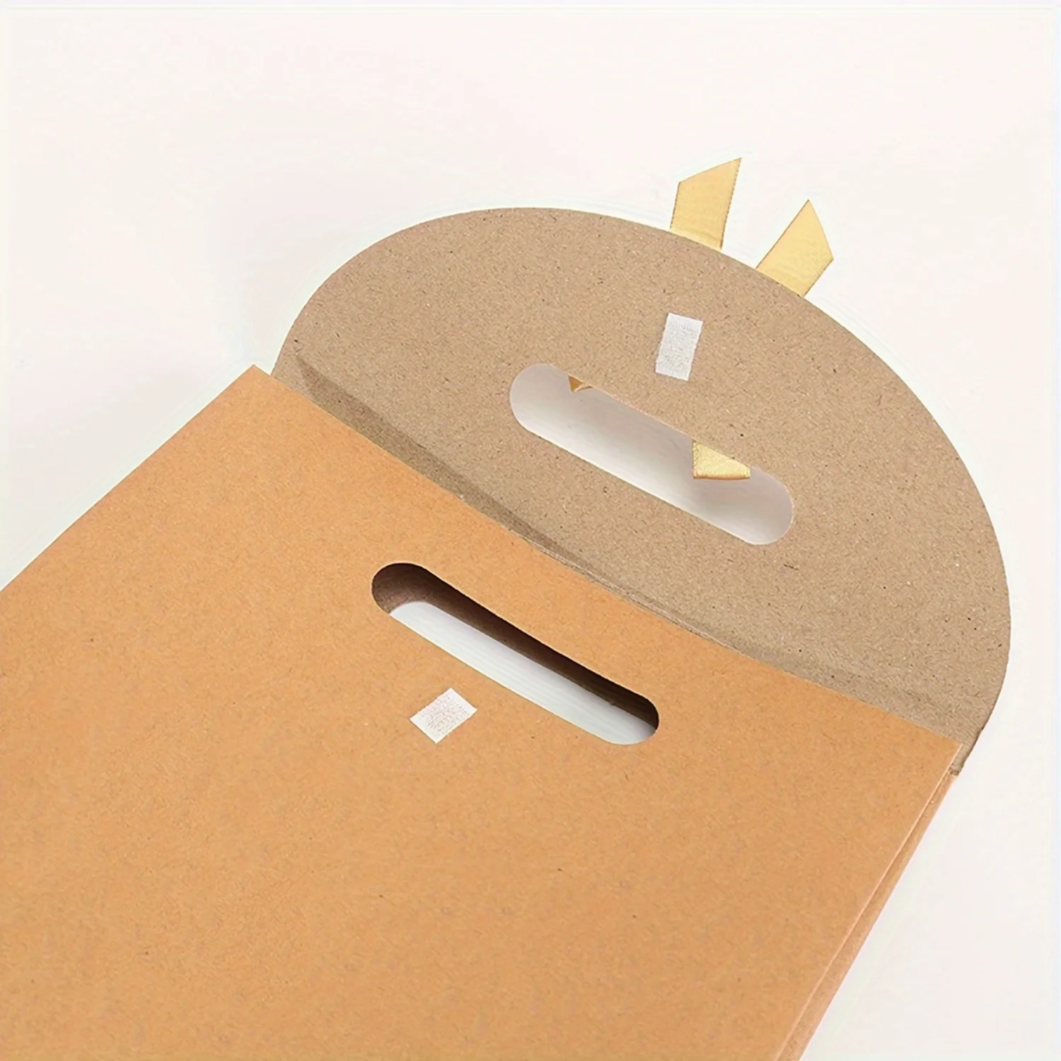 Элегантные коричневые подарочные пакеты из крафт-бумаги с бантиком идеально