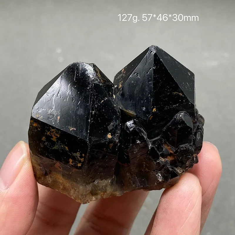 

Черный кристалл ананасового типа TEGSTGKW