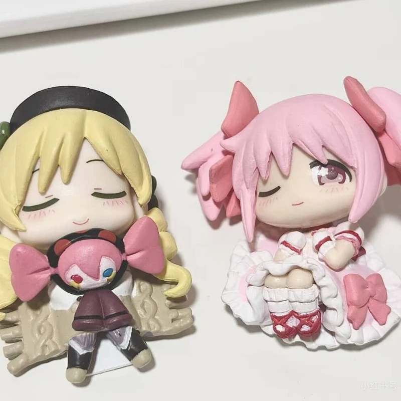 Фото Фигурки Stasto Gashapon Puella Magi Madoka Magica: Спящие мини-фигурки Хомуры Акеми, Мами Томоэ, Саяки Мики — украшение для рабочего стола №1