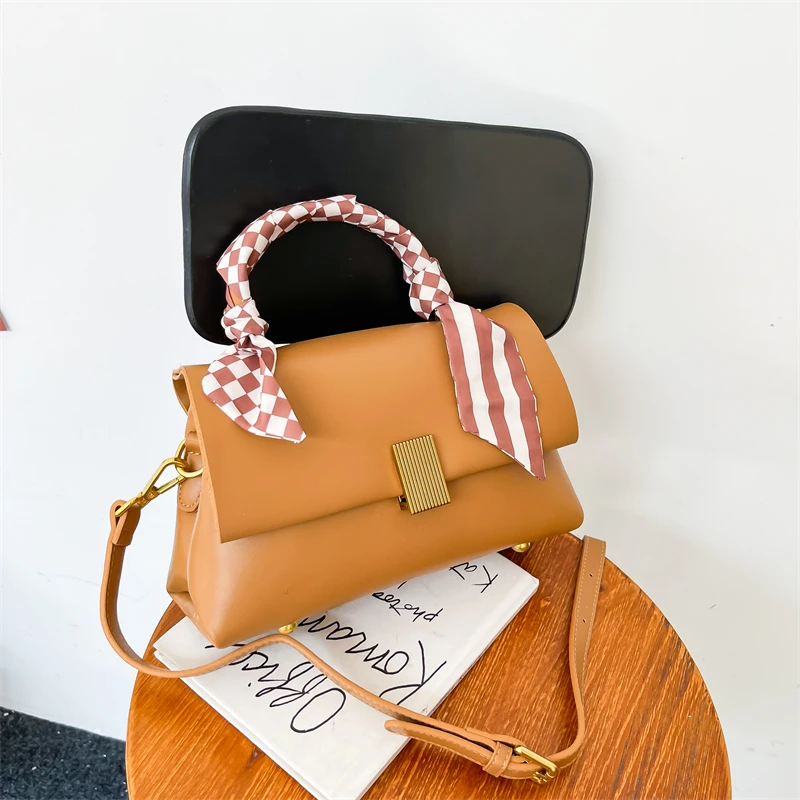 

Luxury Designer Crossbody Bag for Women 2022 High Quality Leather Rivets Silk Scarf Shoulder Totes Fashion Handbag Purse Female