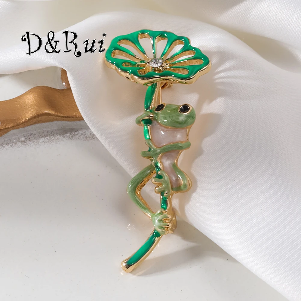 

D&Rui Green Enamel Frog Brooch Pin With Rhinestone Hollow Lotus Leaf Brooches For Women Men Party Clothes Coat Accessories Pins