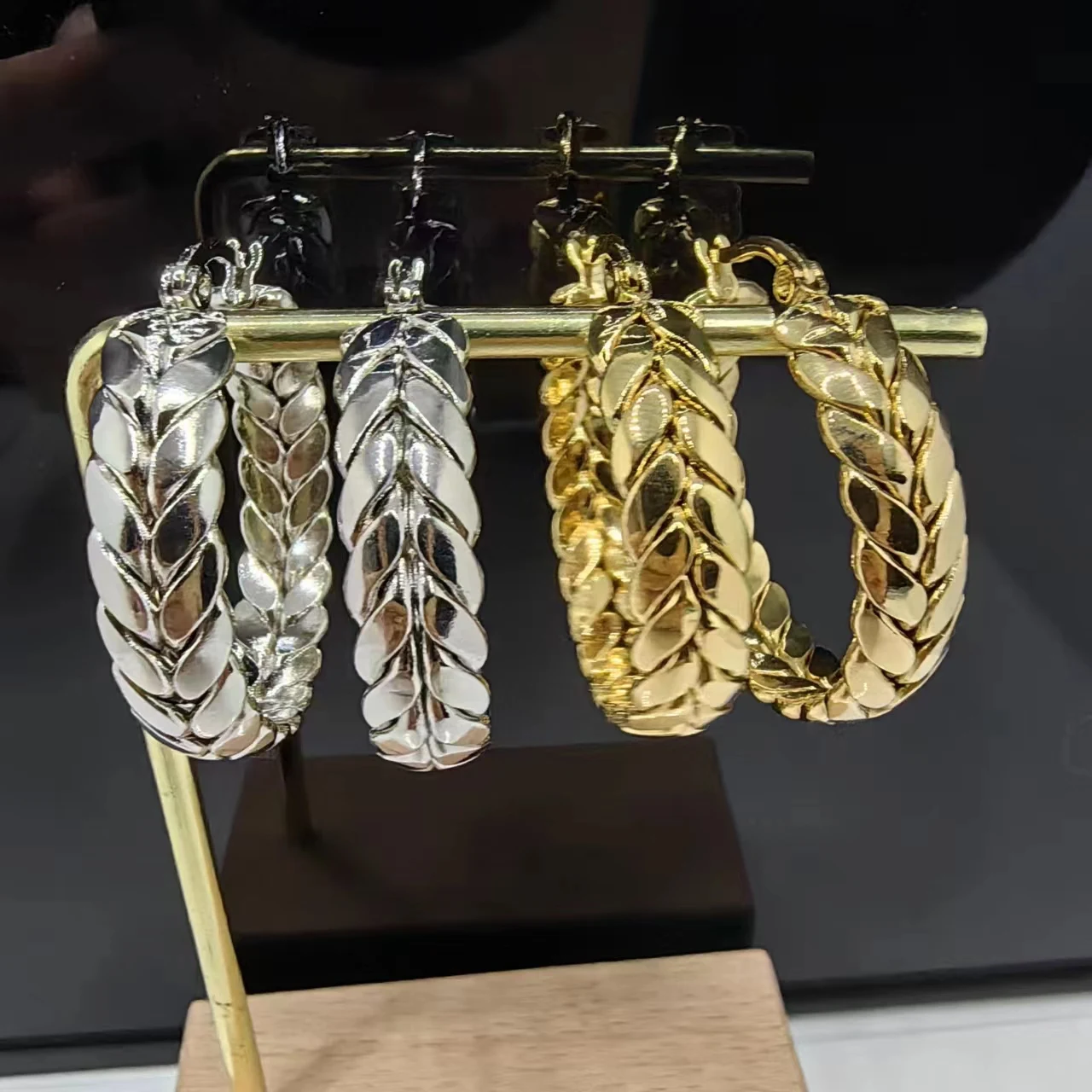 

Wheat Ears Shape Hoop Earrings Titanium Steel For Women Girls Vintage Geometric Textured Earring Bridesmaid Gift