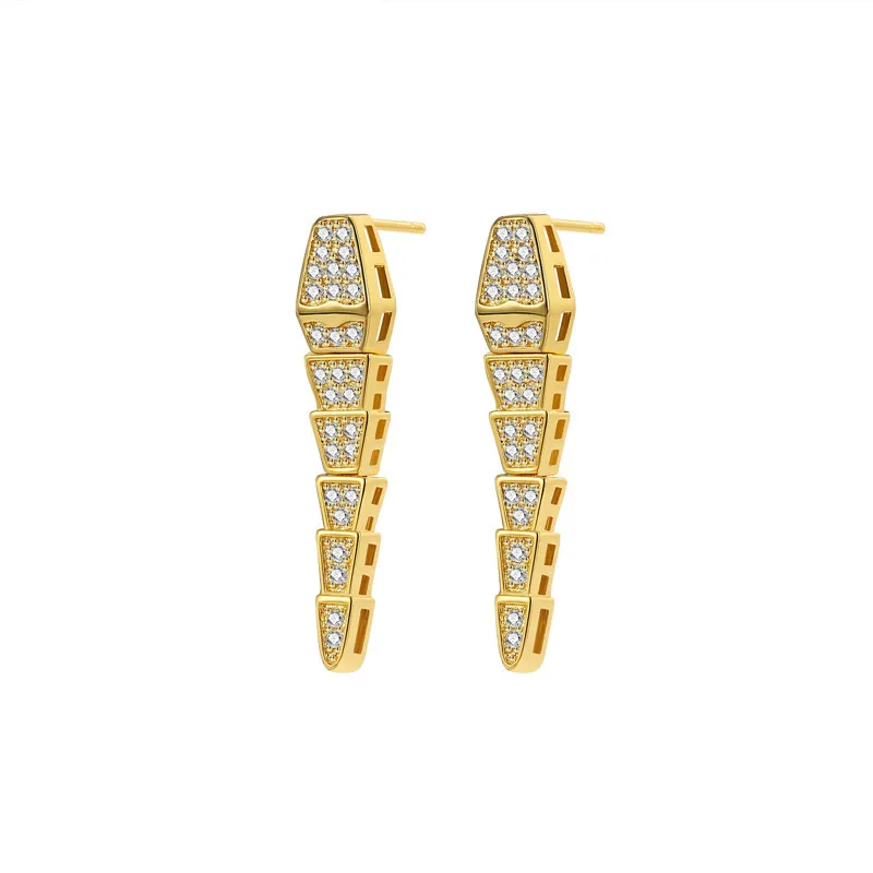 

Женские серьги-гвоздики из серебра 925 пробы с фианитом