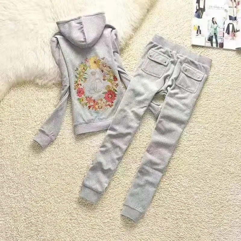 

New Spring / Fall 2022 Women'S Brand Velvet Fabric Tracksuits Velour Suit Women Track Suit Hoodies And Pants Size S - XL