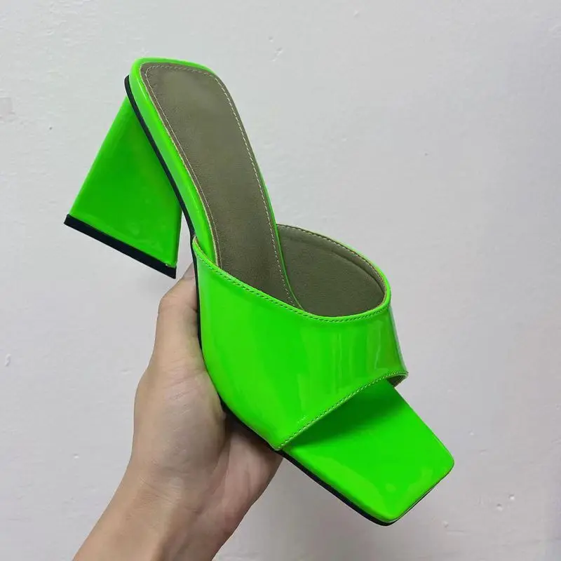 

2022 Summer Fashion Sexy Triangle Thick Heel Slippers Sexy Street Woman Party Peep Toe Dress Shoes Woman Shoes High Heels