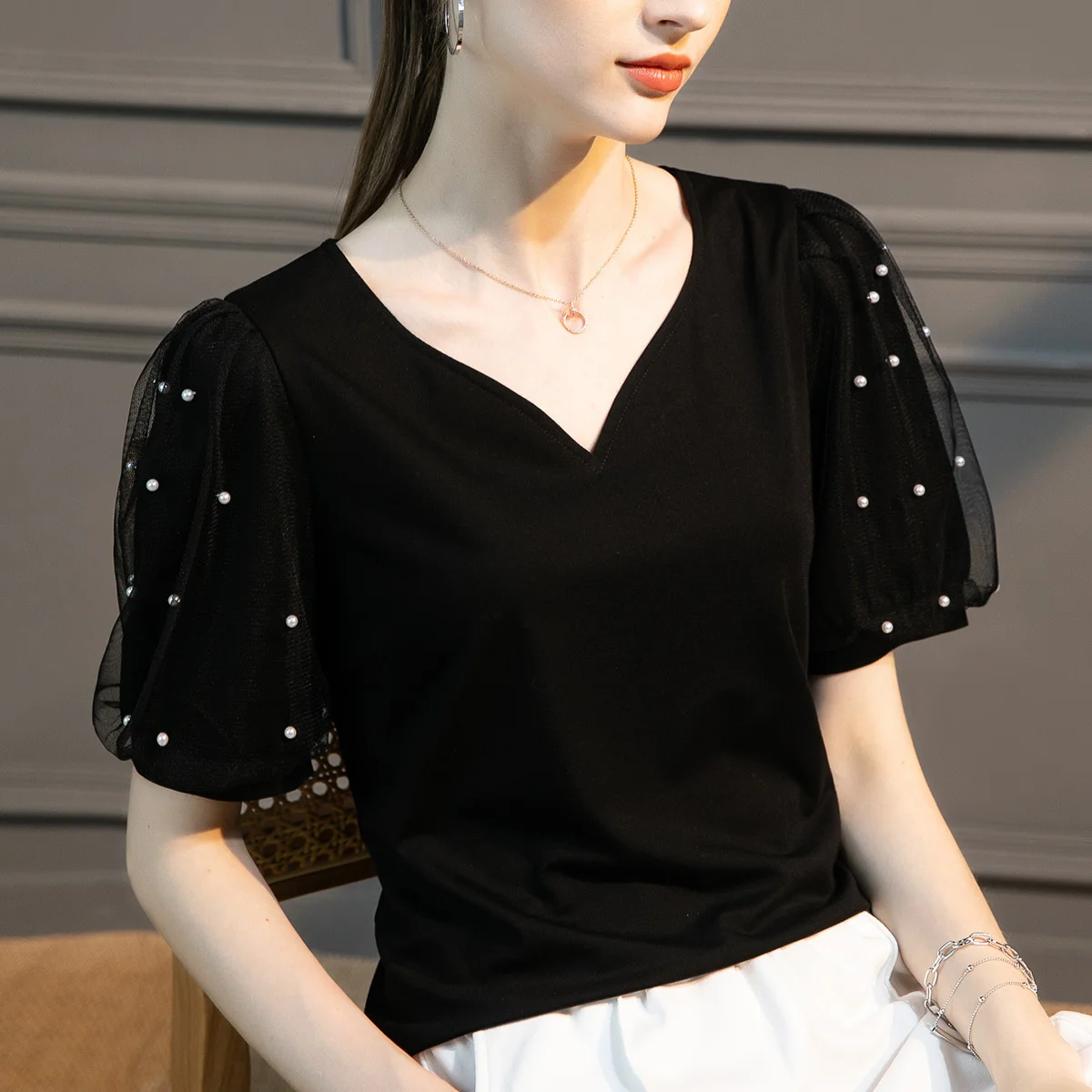 

Ice Cotton V-neck T-shirt Women's Summer 2022 New Short-sleeved T-shirt Mesh Beaded Puff Sleeve French Top