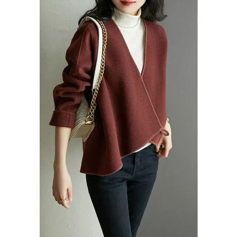 Рисунок 2 - Женское приталенное шерстяное пальто